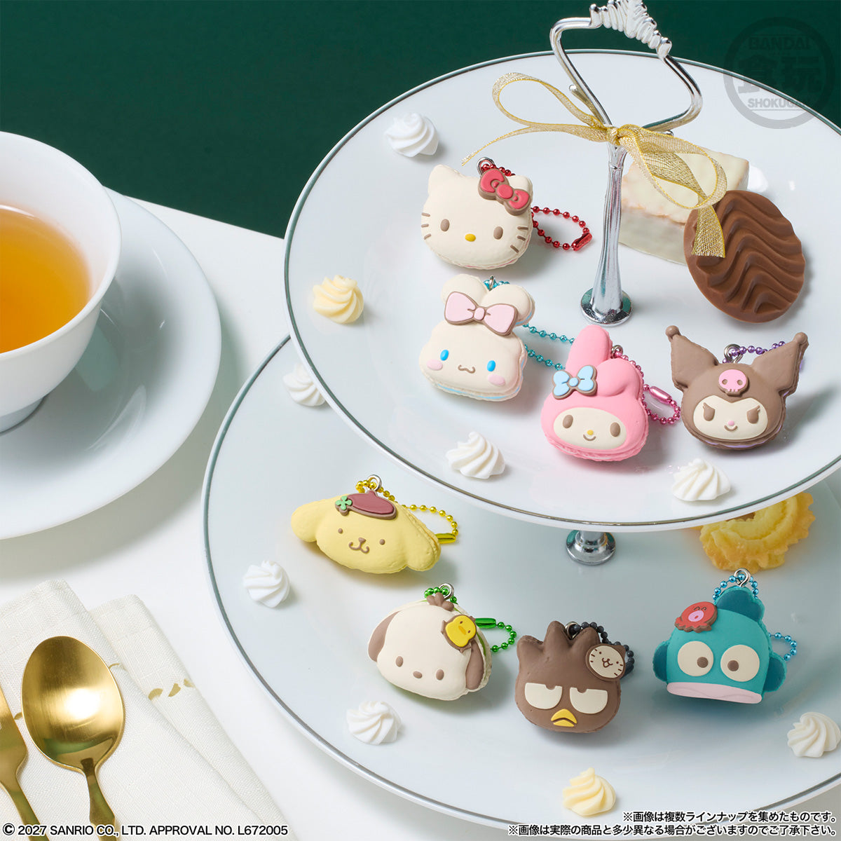 Sanrio｜食玩｜馬卡龍造型鎖匙扣（隨機款）（原盒10包）（附角色造型軟糖）