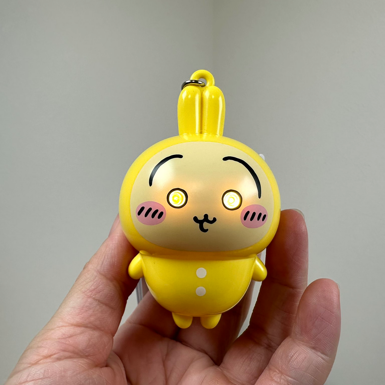 Chiikawaちいかわ｜Chiikawa Park｜發光眼睡衣兔匙扣